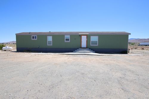 8 Falcon Way, Yerington, NV, 89447-9409 | Card Image