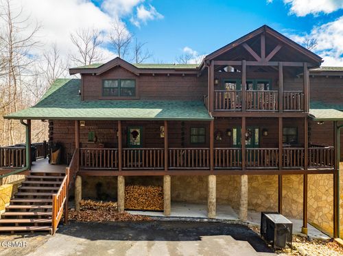 3044 Redtail Rd, Sevierville, TN, 37862-6526 | Card Image
