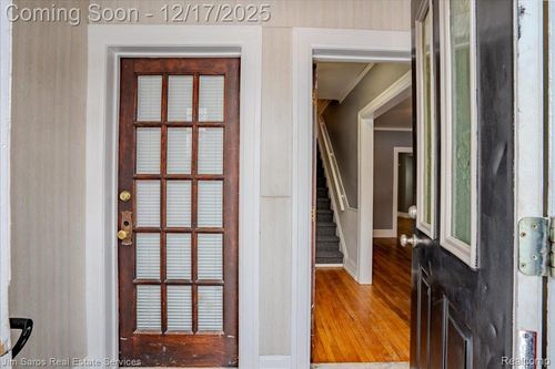 913 Alter Rd, Detroit, MI, 48215-2970 | Card Image