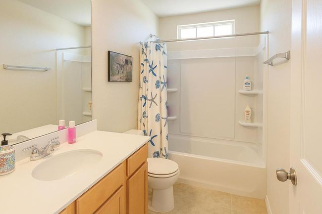Full bathroom shared by 1st and 2nd guest bedrooms on the 2nd floor. | Image 15