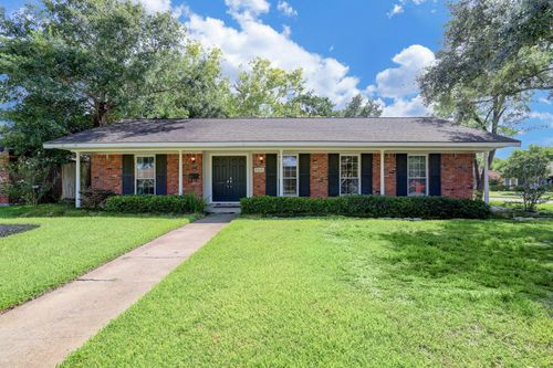 5215 Stillbrooke Dr, Houston, TX, 77035-3132 | Card Image