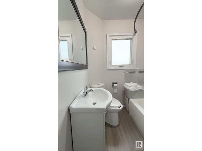 9862 76 Ave Nw, House other with 6 bedrooms, 3 bathrooms and null parking in Edmonton AB | Image 25