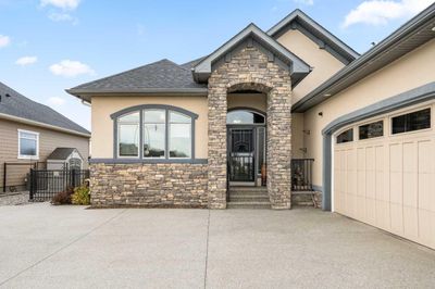 47 Cimarron Estates Rd, House detached with 3 bedrooms, 2 bathrooms and 5 parking in Okotoks AB | Image 3