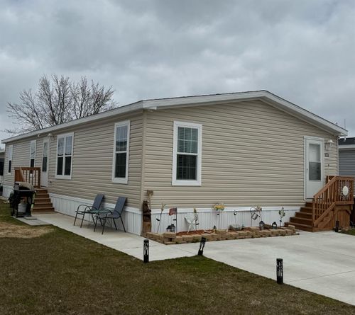 1097 Peachtree Ct, Mount Pleasant, MI, 48858-4555 | Card Image