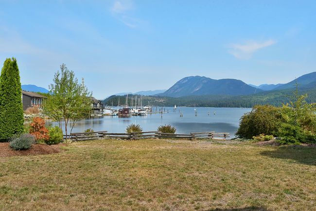 5672 Osprey Street, House other with 4 bedrooms, 3 bathrooms and null parking in Sechelt BC | Image 33
