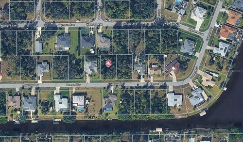 561 Lomond Dr, PORT CHARLOTTE, FL, 33953-1530 | Card Image