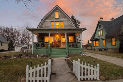 121 E End St, Alma, MI, 48801-1136 | Card Image