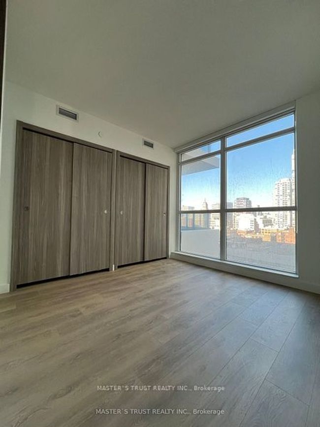 1606 - 38 Widmer St, Condo with 3 bedrooms, 2 bathrooms and null parking in Toronto ON | Image 9