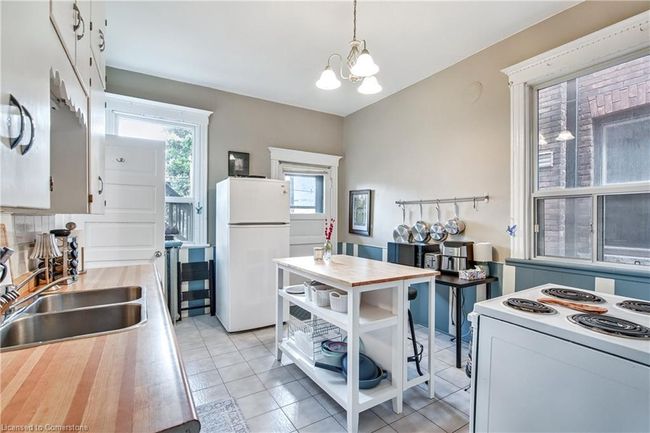 204 Herkimer St, Home with 5 bedrooms, 4 bathrooms and 2 parking in Hamilton ON | Image 12
