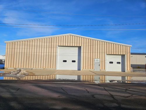 715 S State St, ABERDEEN, SD, 57401-6213 | Card Image