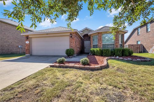 511 Magnolia Dr, Josephine, TX, 75173-8469 | Card Image