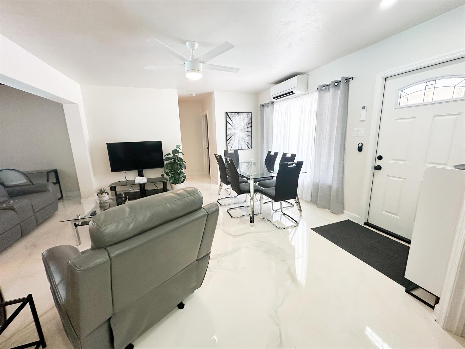 Residential Lease in Hallandale Beach 4
