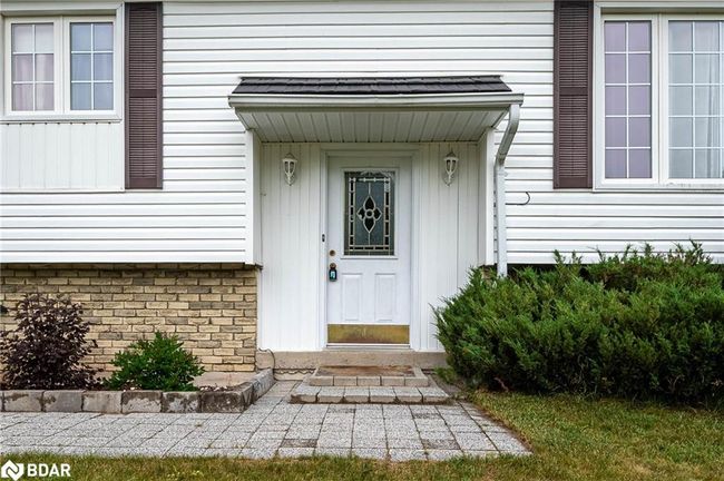 18 Princess Dr, House other with 3 bedrooms, 2 bathrooms and 6 parking in Lisle ON | Image 4