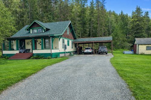 109 Pinkham Ave N, Eureka, MT, 59917-7015 | Card Image