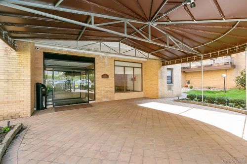 apt-2f-40 Stoner Ave, Great Neck, NY, 11021-2115 | Card Image