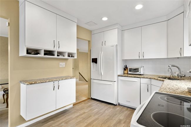 122 Hayrick Ln, House other with 4 bedrooms, 3 bathrooms and null parking in Commack NY | Image 11