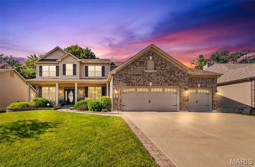 327 Hyde Park Ave, Wentzville, MO, 63385-7252 | Card Image