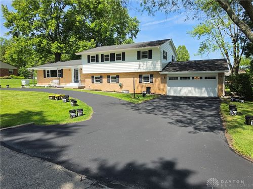 2570 Mardella Dr, Beavercreek, OH, 45434-6402 | Card Image