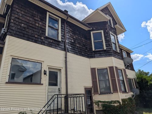 11 8th Ave, Carbondale, PA, 18407-2265 | Card Image