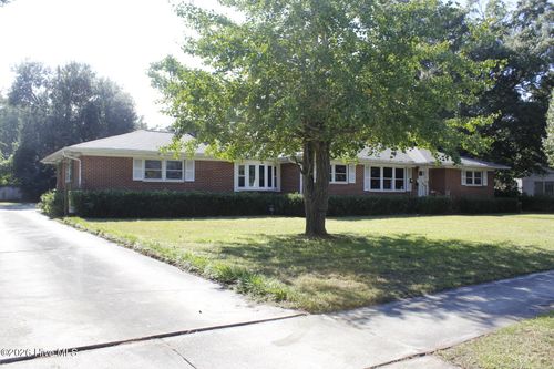 2124 Oleander Drive, Wilmington, NC, 28403 | Card Image