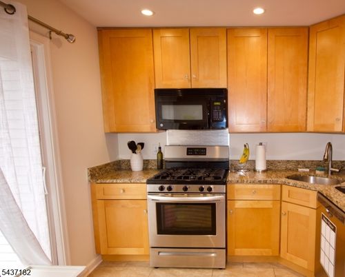 78 Woodward Ln, Basking Ridge, NJ, 07920-2725 | Card Image