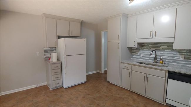 316 Creekbend Dr, House other with 3 bedrooms, 2 bathrooms and null parking in Woodstock GA | Image 5