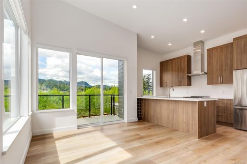 305-7181 Lantzville Rd, Lantzville, BC, V0R2H0 | Card Image