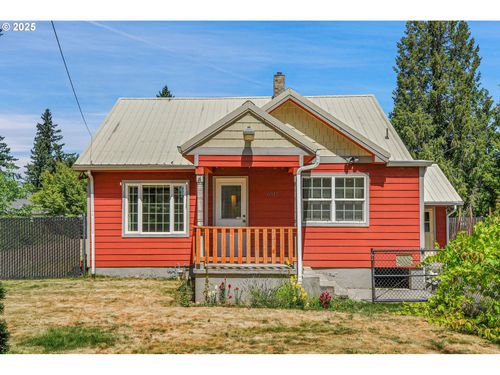 a-6511 Se Needham St, Milwaukie, OR, 97222-2551 | Card Image