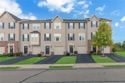 381 Sunrise Drive, Townhouse with 3 bedrooms, 1 bathrooms and 1 parking in Carnegie PA | Image 1