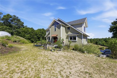 224 Greenhouse Rd, Coventry, RI, 02827-2104 | Card Image