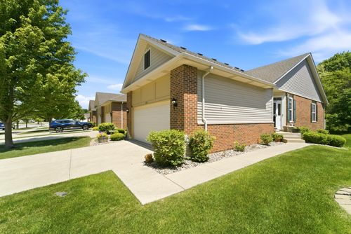 8745 Forest Glen Court, St. John, IN, 46373 | Card Image