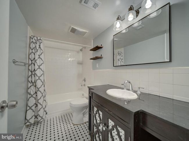 APT-101 - 5017 7 Th Rd S, Condo with 2 bedrooms, 2 bathrooms and null parking in ARLINGTON VA | Image 33
