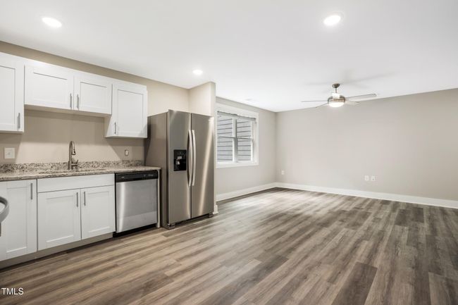 End-Unit Dining | Image 12