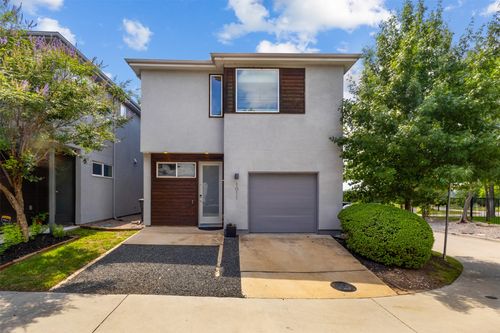 1011 Gallivant Ln, Dallas, TX, 75218-3940 | Card Image