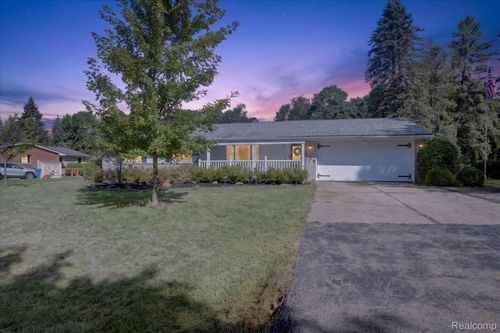 1910 Alton Cir, Commerce Twp, MI, 48390-2605 | Card Image