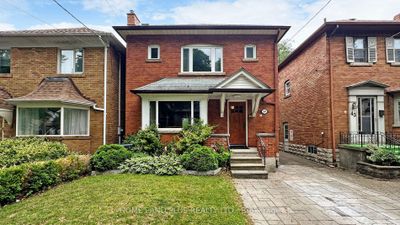 39 Old Orchard Grove, House other with 3 bedrooms, 4 bathrooms and 3 parking in Toronto ON | Image 1