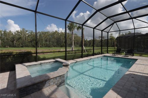 9842 Everglades Dr, NAPLES, FL, 34120-2140 | Card Image