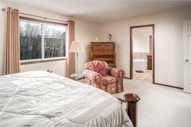 109 St Moritz Place Sw, House other with 3 bedrooms, 3 bathrooms and 4 parking in Calgary AB | Image 18