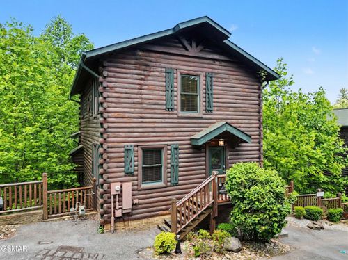 831 Spirit Loop Way, Gatlinburg, TN, 37738-2401 | Card Image