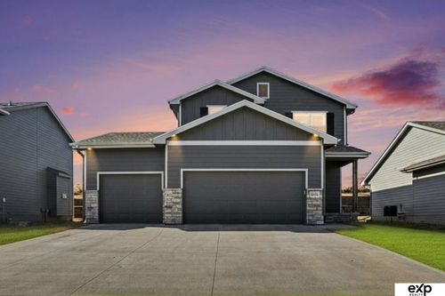 10316 N 152nd Avenue Cir, Bennington, NE, 68007-5583 | Card Image