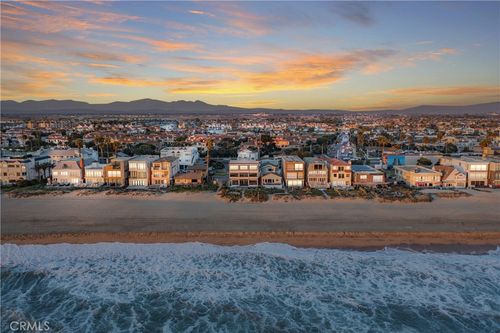 16601 S Pacific Ave, Sunset Beach, CA, 90742-2061 | Card Image