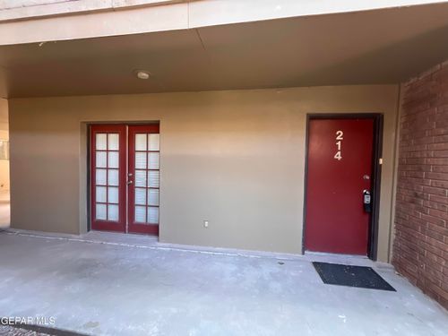 214-4433 N Stanton St, El Paso, TX, 79902-1300 | Card Image