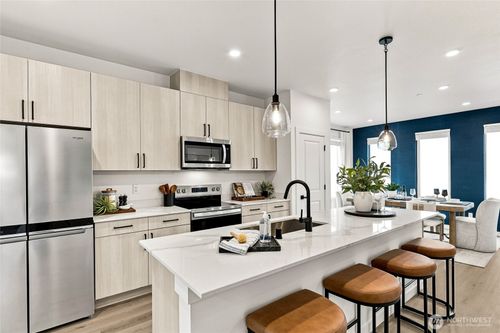 g1-16202 Manor Way, Lynnwood, WA, 98087-6770 | Card Image