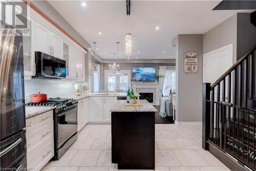 28-45 Royal Winter Dr, Binbrook, ON, L0R1C0 | Card Image