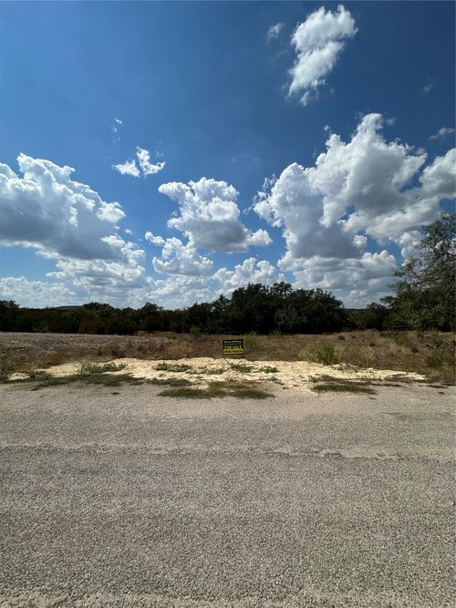 22005 Red Bird Dr, Lago Vista, TX, 78645-7301 | Card Image