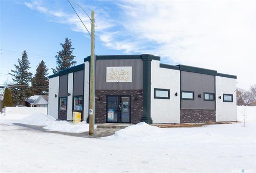 1050 Bradley St, Moose Jaw, SK, S6H3M4 | Card Image