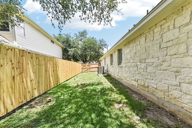 View of side yard | Image 35