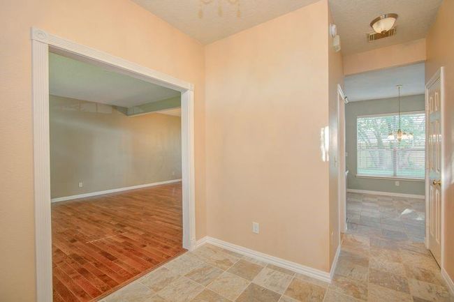 2917 Veva Dr, House other with 4 bedrooms, 3 bathrooms and 2 parking in Pearland TX | Image 6