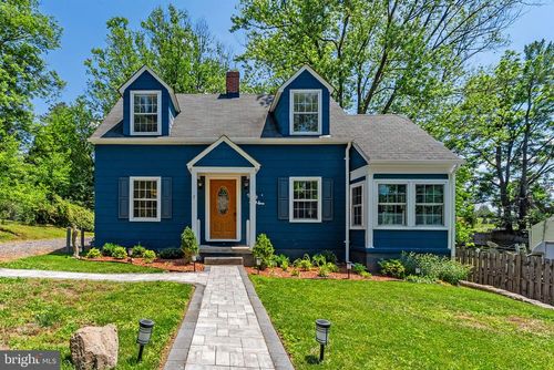 69 Moffett Ave, WARRENTON, VA, 20186-3110 | Card Image