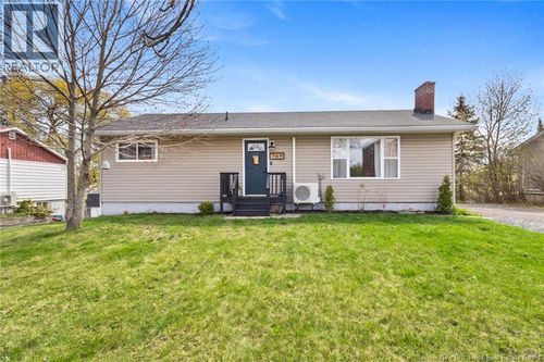 368 Canterbury Dr, Fredericton, NB, E3B4L9 | Card Image